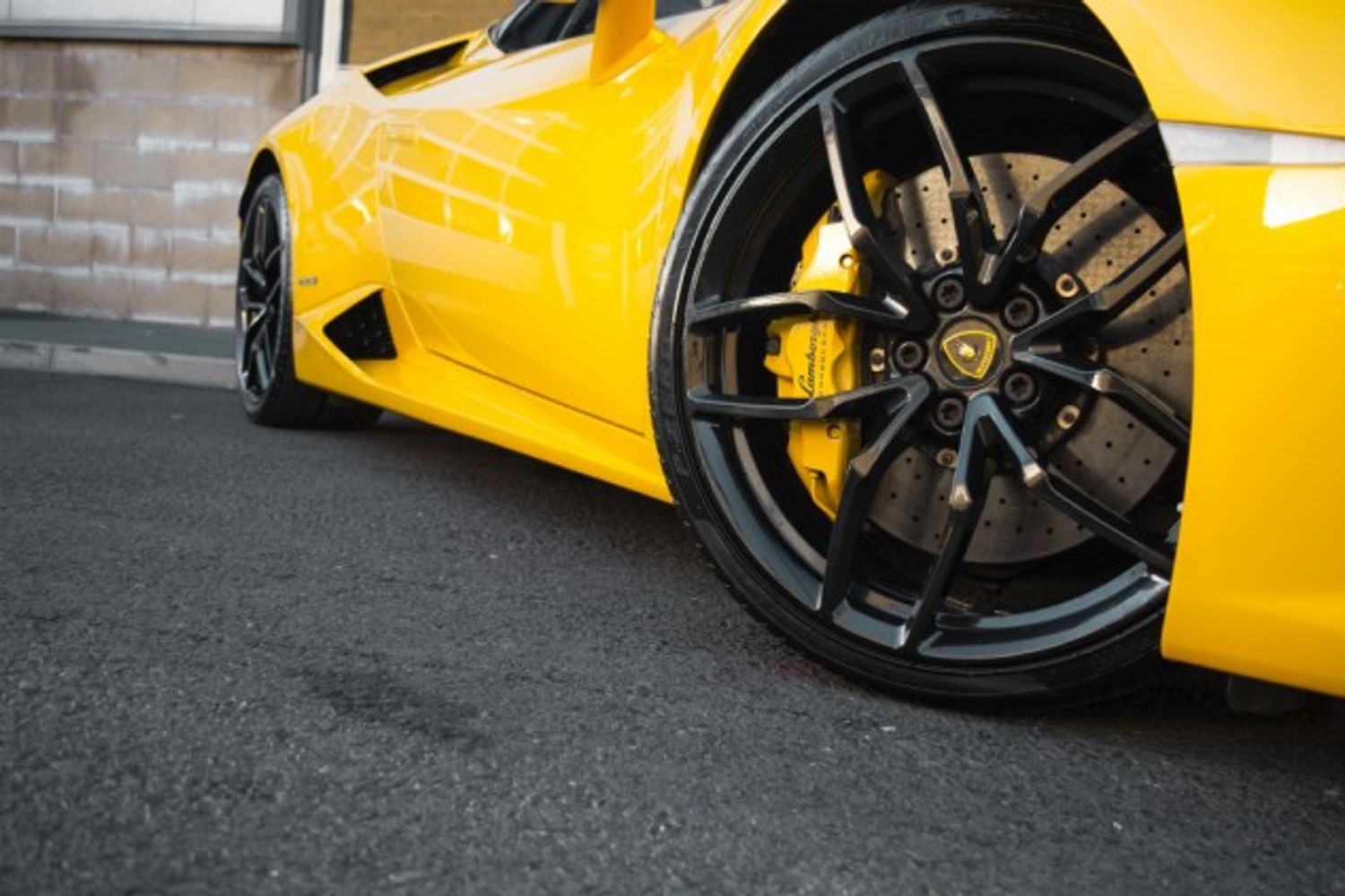 LAMBORGHINI HURACAN CONVERTIBLE 5.2 LP 610-4 SPYDER 2DR SEMI AUTOMATIC