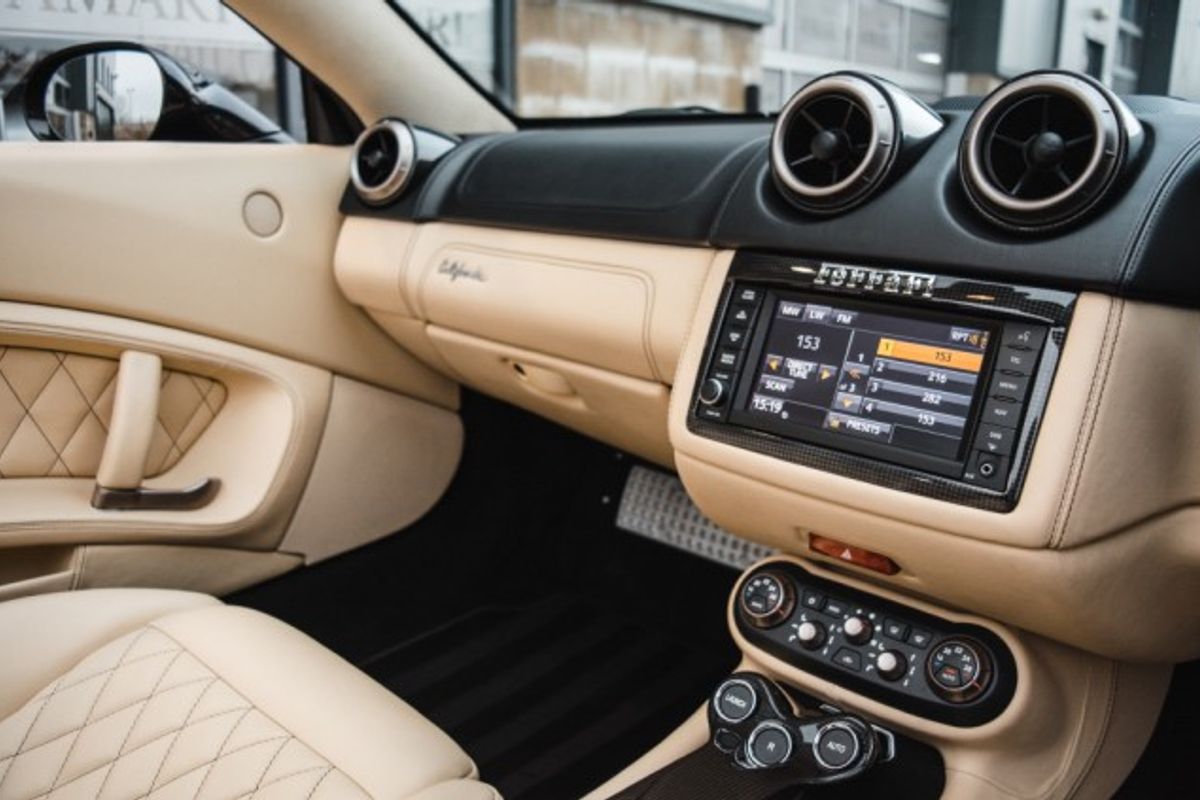 FERRARI CALIFORNIA CONVERTIBLE 4.3 2 PLUS 2 2DR SEMI AUTOMATIC