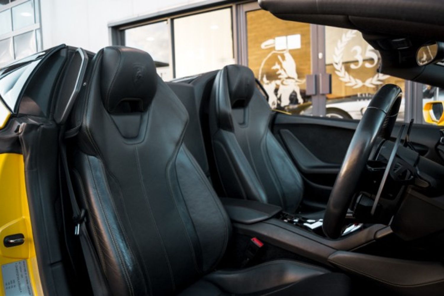 LAMBORGHINI HURACAN CONVERTIBLE 5.2 LP 610-4 SPYDER 2DR SEMI AUTOMATIC