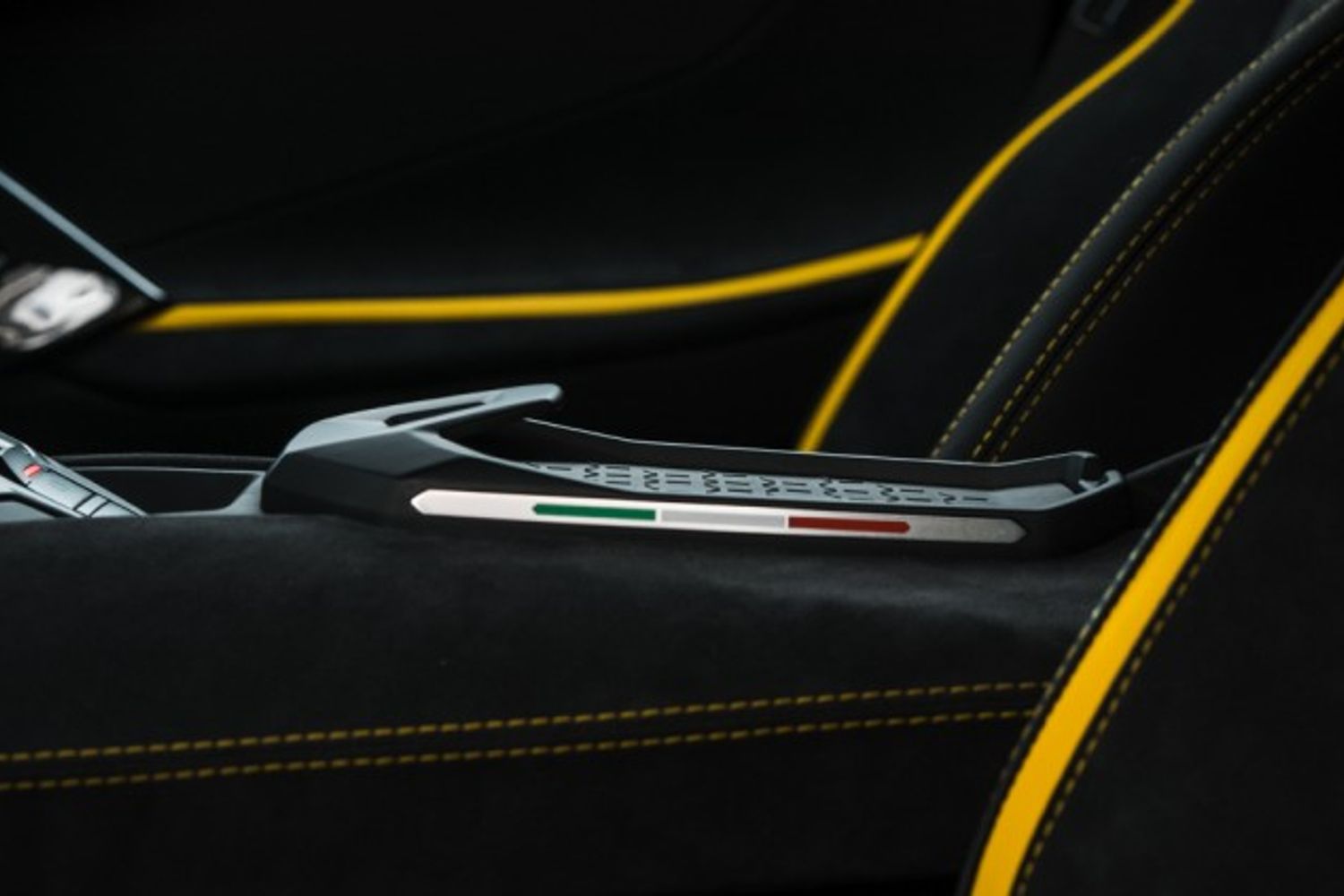 LAMBORGHINI AVENTADOR 6.5 LP 740-4 S 2DR SEMI AUTOMATIC