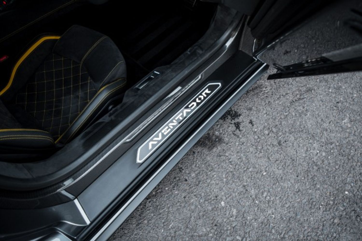 LAMBORGHINI AVENTADOR 6.5 LP 740-4 S 2DR SEMI AUTOMATIC