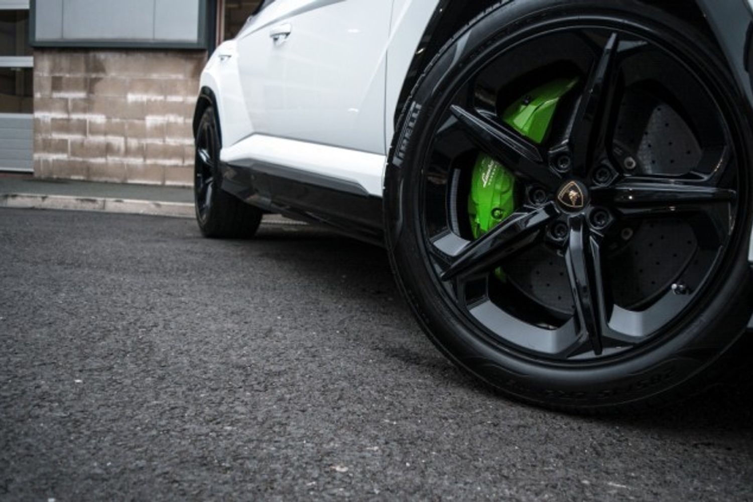 LAMBORGHINI URUS ESTATE 4.0 V8 5DR AUTOMATIC