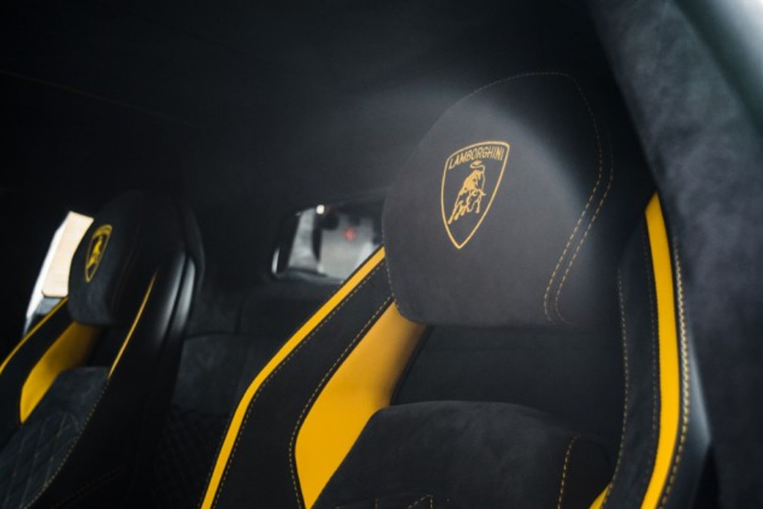 LAMBORGHINI AVENTADOR 6.5 LP 740-4 S 2DR SEMI AUTOMATIC