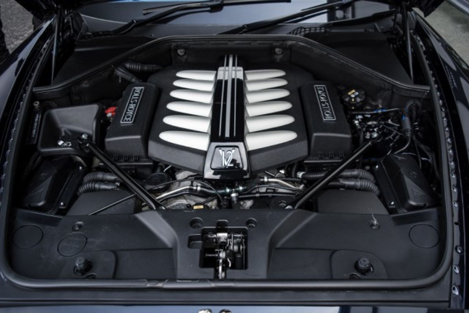 ROLLS-ROYCE GHOST SALOON 6.6 V12 SWB 4DR AUTOMATIC