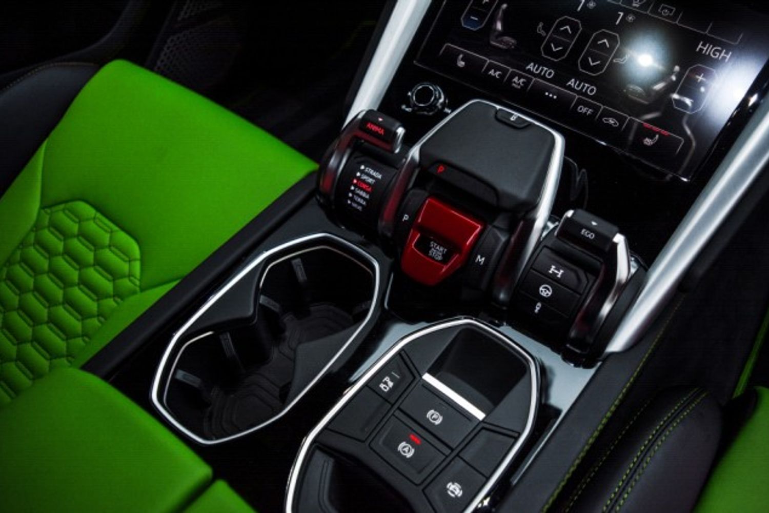 LAMBORGHINI URUS ESTATE 4.0 V8 5DR AUTOMATIC