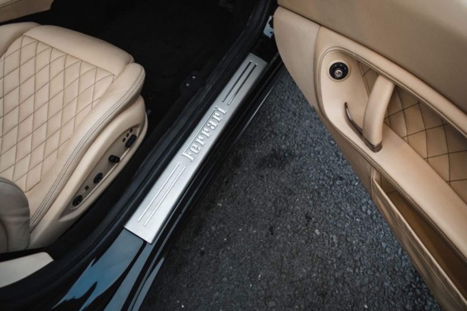 FERRARI CALIFORNIA CONVERTIBLE 4.3 2 PLUS 2 2DR SEMI AUTOMATIC