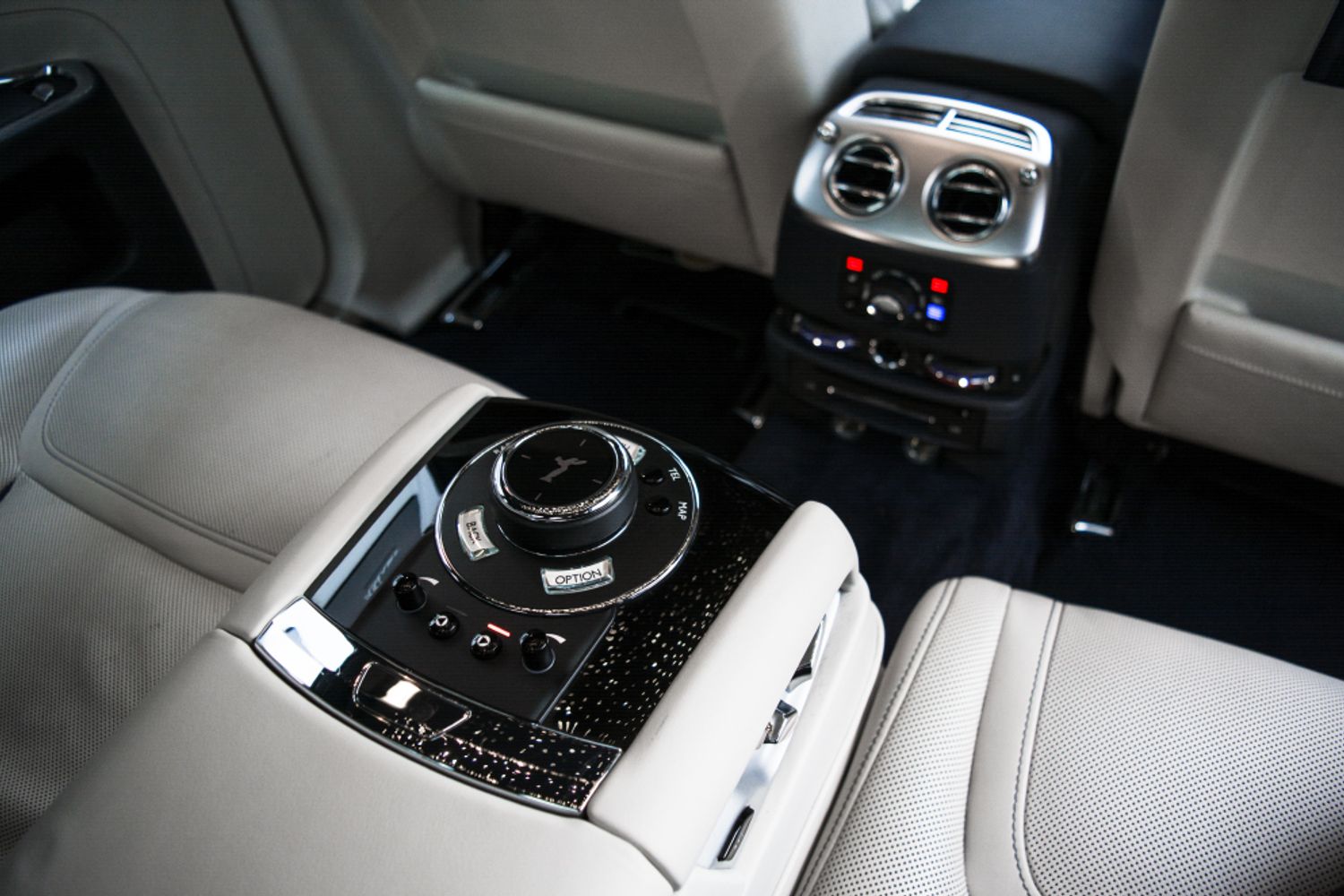 ROLLS-ROYCE GHOST SALOON 6.6 V12 SWB 4DR AUTOMATIC