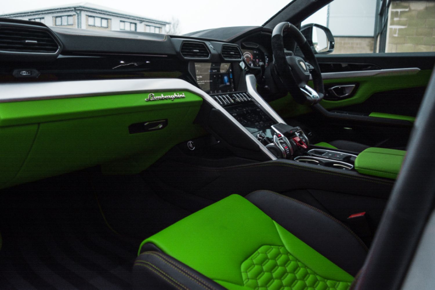 LAMBORGHINI URUS ESTATE 4.0 V8 5DR AUTOMATIC