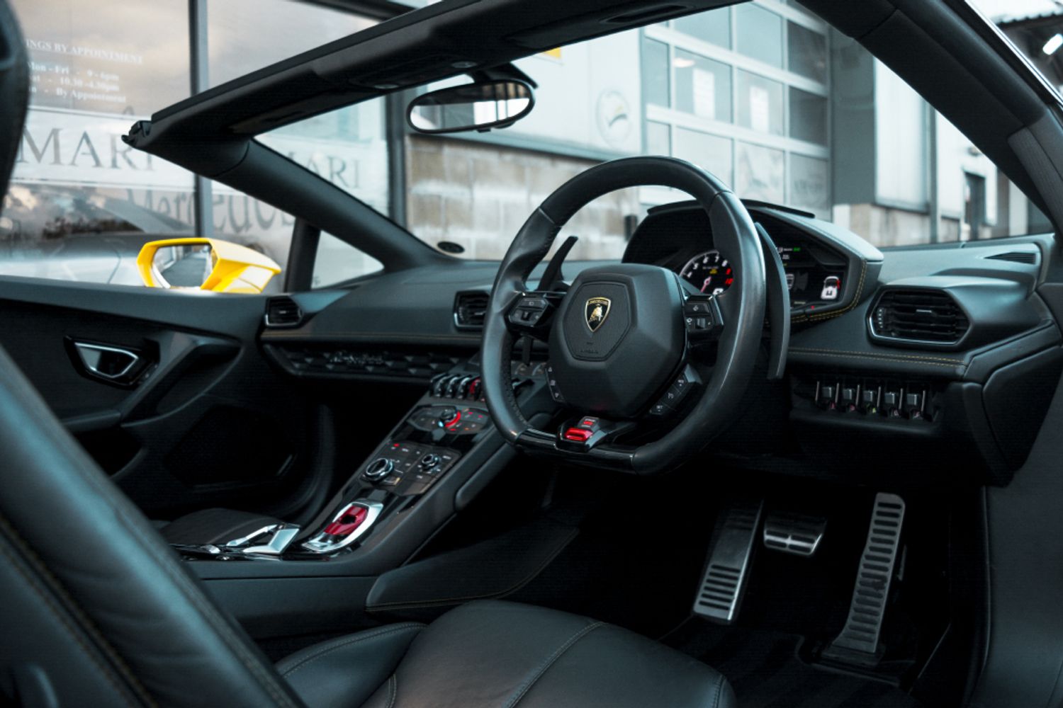 LAMBORGHINI HURACAN CONVERTIBLE 5.2 LP 610-4 SPYDER 2DR SEMI AUTOMATIC