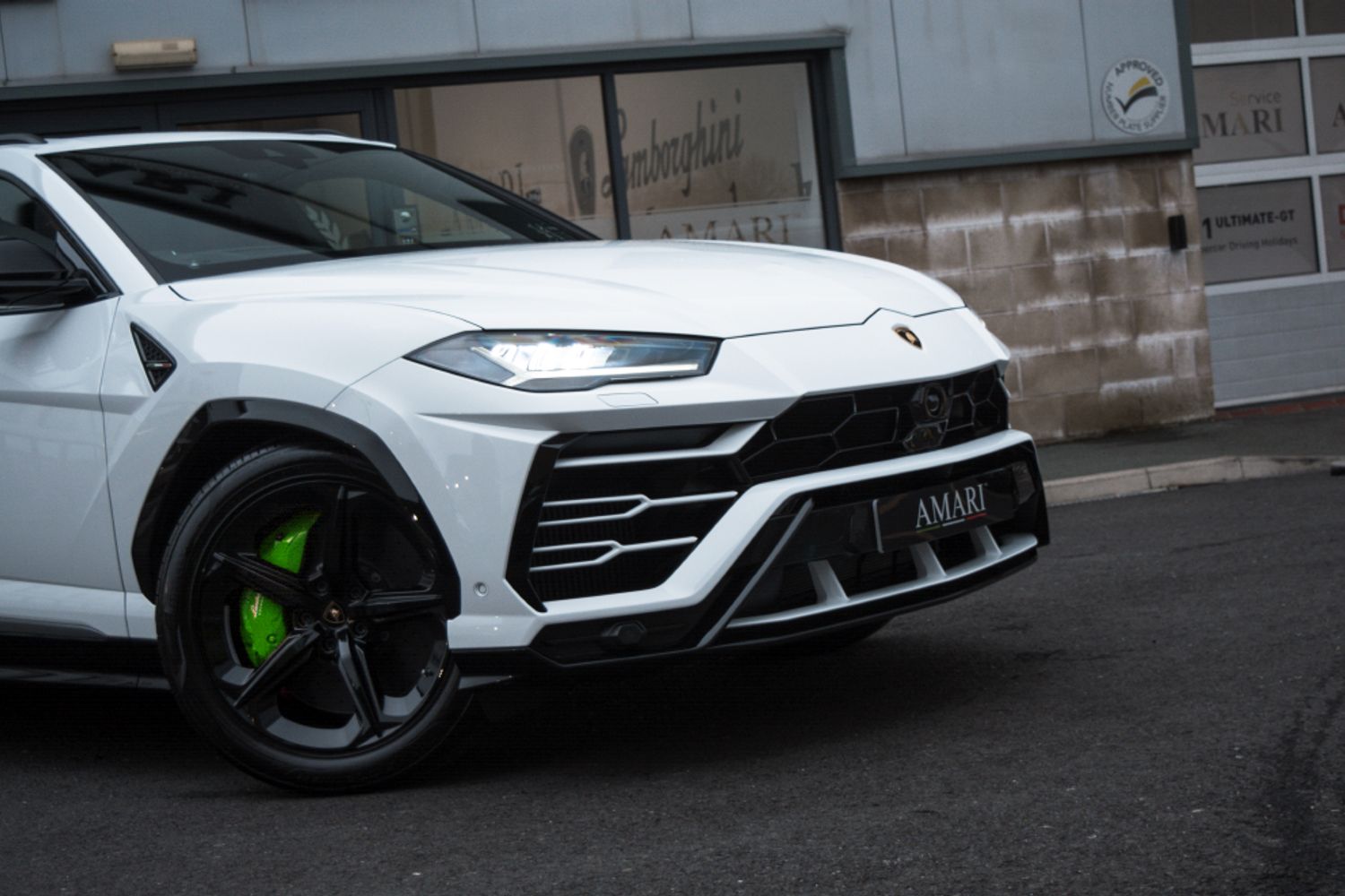 LAMBORGHINI URUS ESTATE 4.0 V8 5DR AUTOMATIC