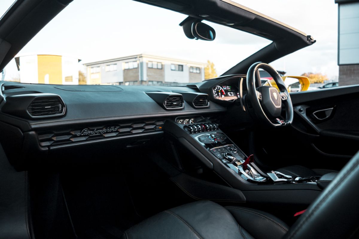LAMBORGHINI HURACAN CONVERTIBLE 5.2 LP 610-4 SPYDER 2DR SEMI AUTOMATIC