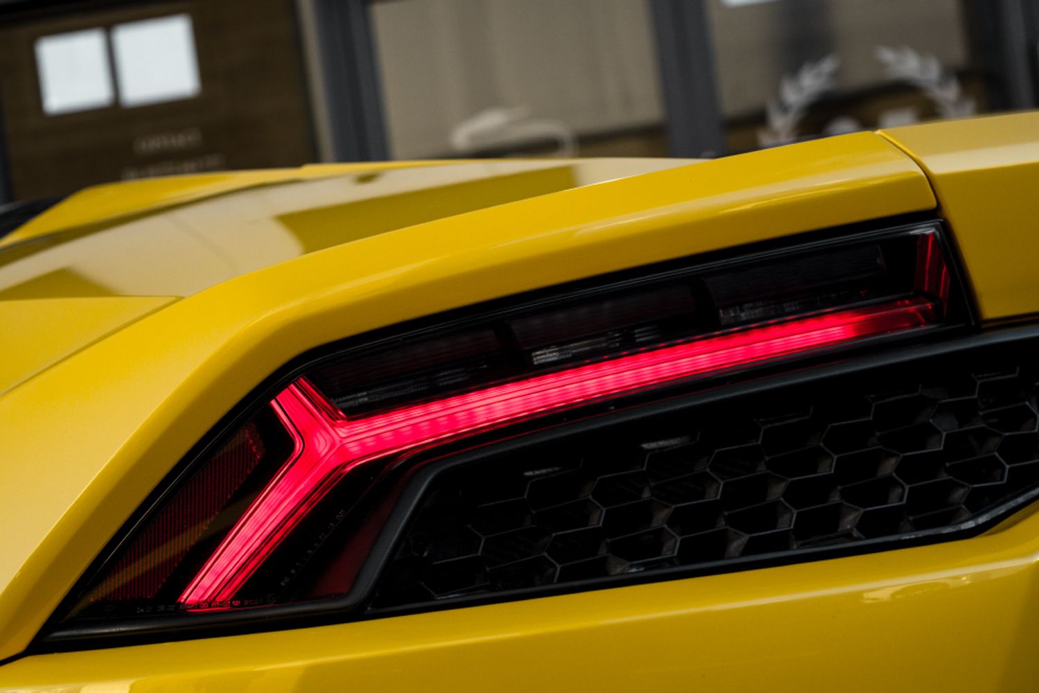 LAMBORGHINI HURACAN CONVERTIBLE 5.2 LP 610-4 SPYDER 2DR SEMI AUTOMATIC