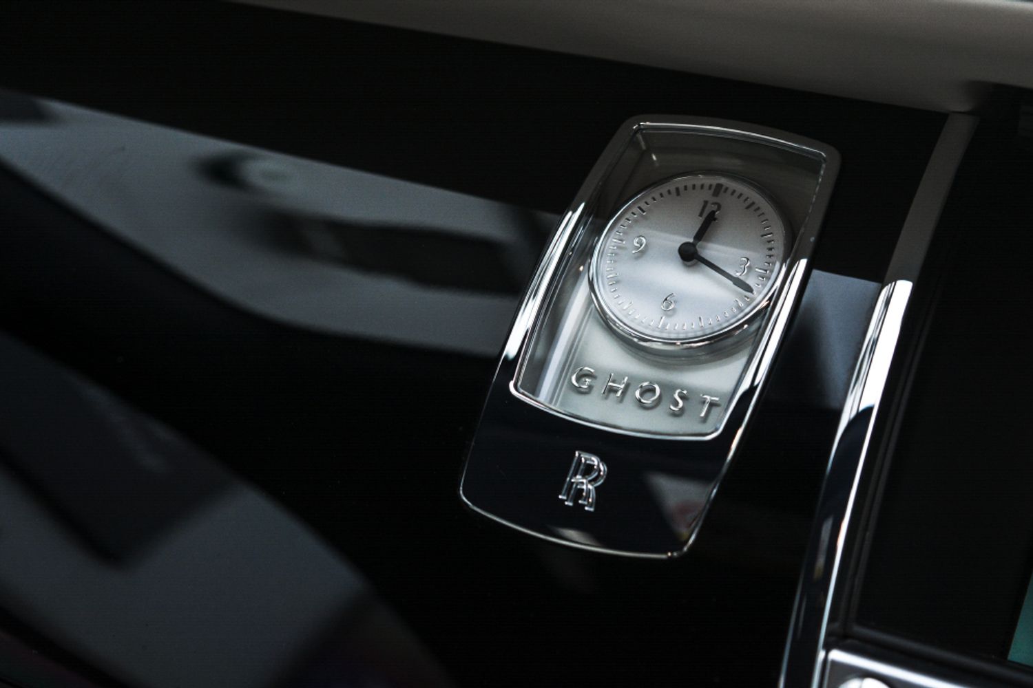 ROLLS-ROYCE GHOST SALOON 6.6 V12 SWB 4DR AUTOMATIC