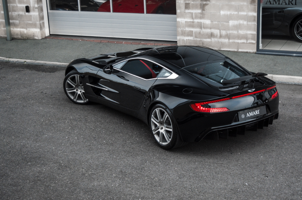 Black aston online martin one 77