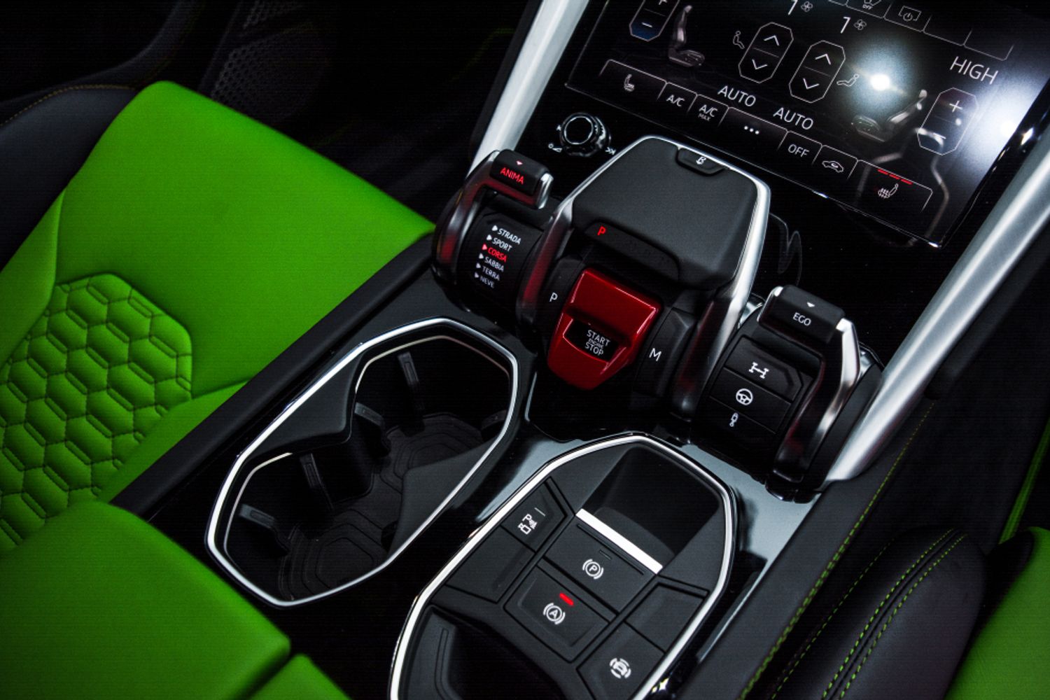 LAMBORGHINI URUS ESTATE 4.0 V8 5DR AUTOMATIC