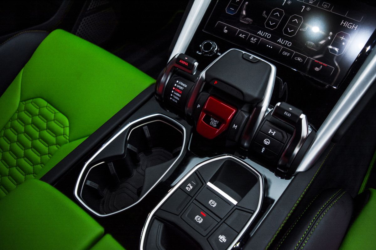 LAMBORGHINI URUS ESTATE 4.0 V8 5DR AUTOMATIC
