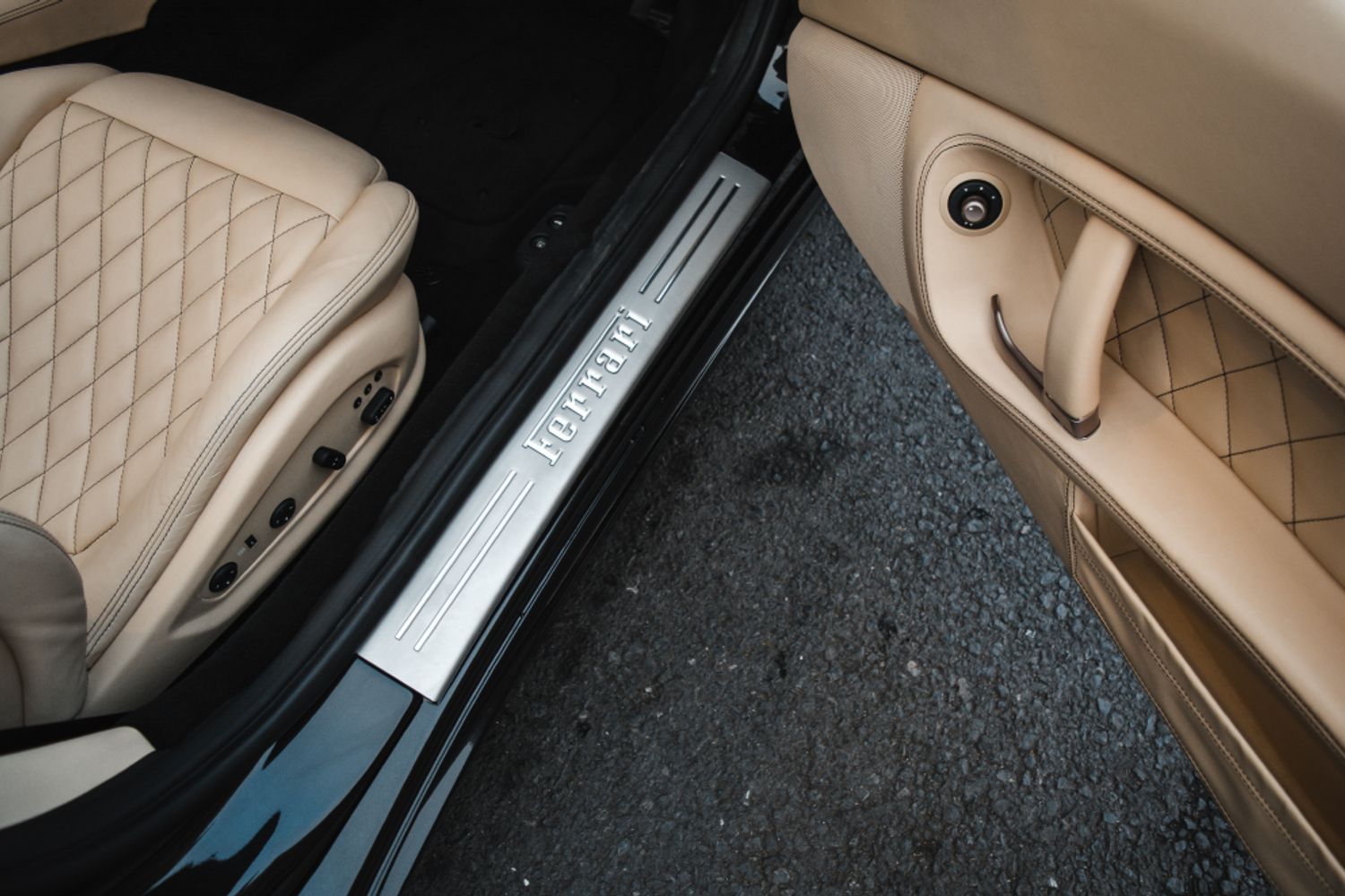 FERRARI CALIFORNIA CONVERTIBLE 4.3 2 PLUS 2 2DR SEMI AUTOMATIC