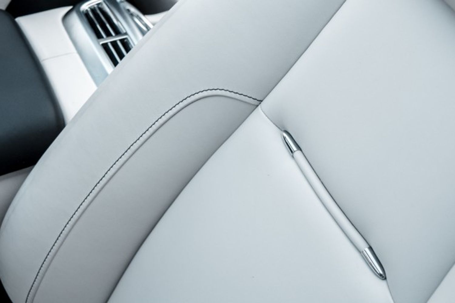 ROLLS-ROYCE DAWN CONVERTIBLE 6.6 V12 2DR AUTOMATIC