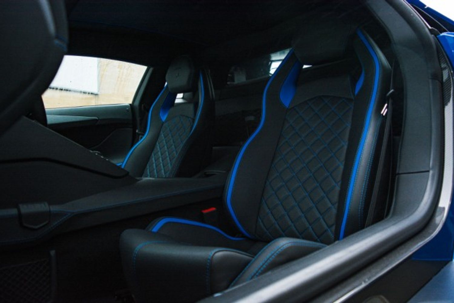 LAMBORGHINI AVENTADOR COUPE 6.5 LP 740-4 S 2DR SEMI AUTOMATIC