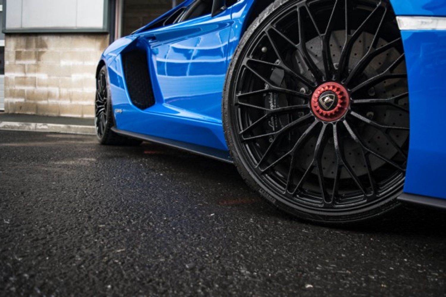 LAMBORGHINI AVENTADOR COUPE 6.5 LP 740-4 S 2DR SEMI AUTOMATIC