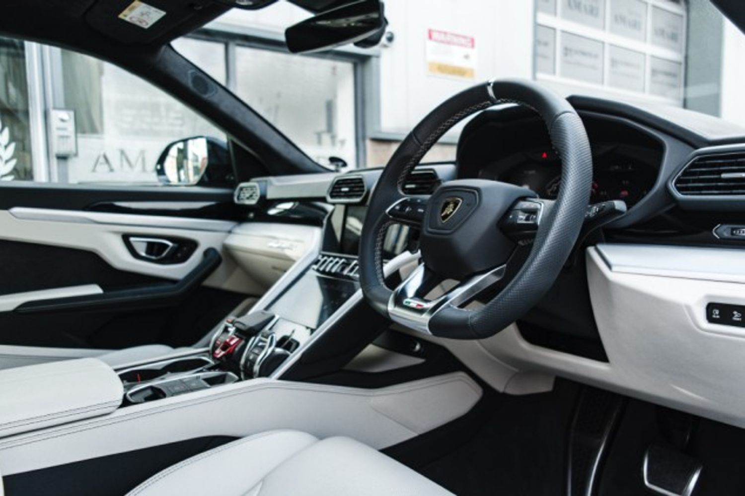 LAMBORGHINI URUS ESTATE 4.0 V8 5DR AUTOMATIC