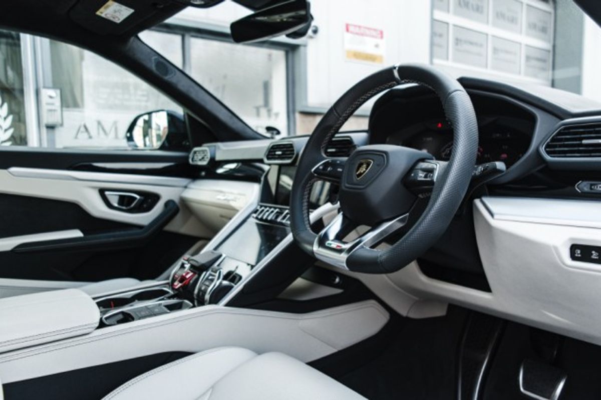 LAMBORGHINI URUS ESTATE 4.0 V8 5DR AUTOMATIC