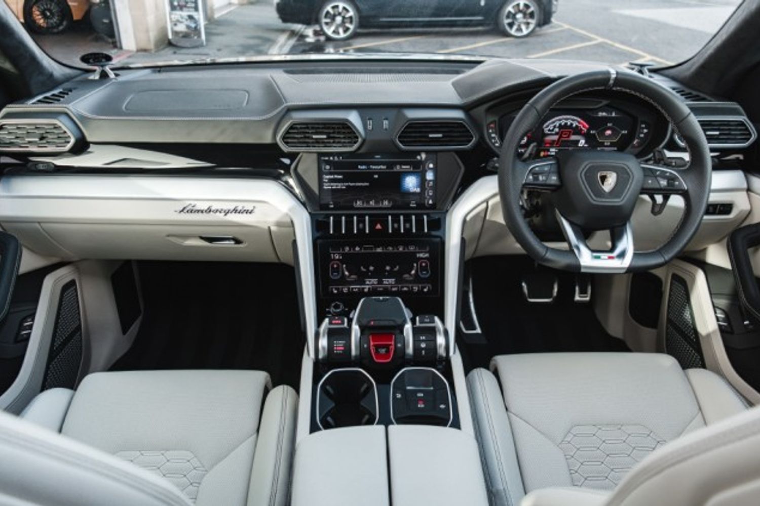 LAMBORGHINI URUS ESTATE 4.0 V8 5DR AUTOMATIC