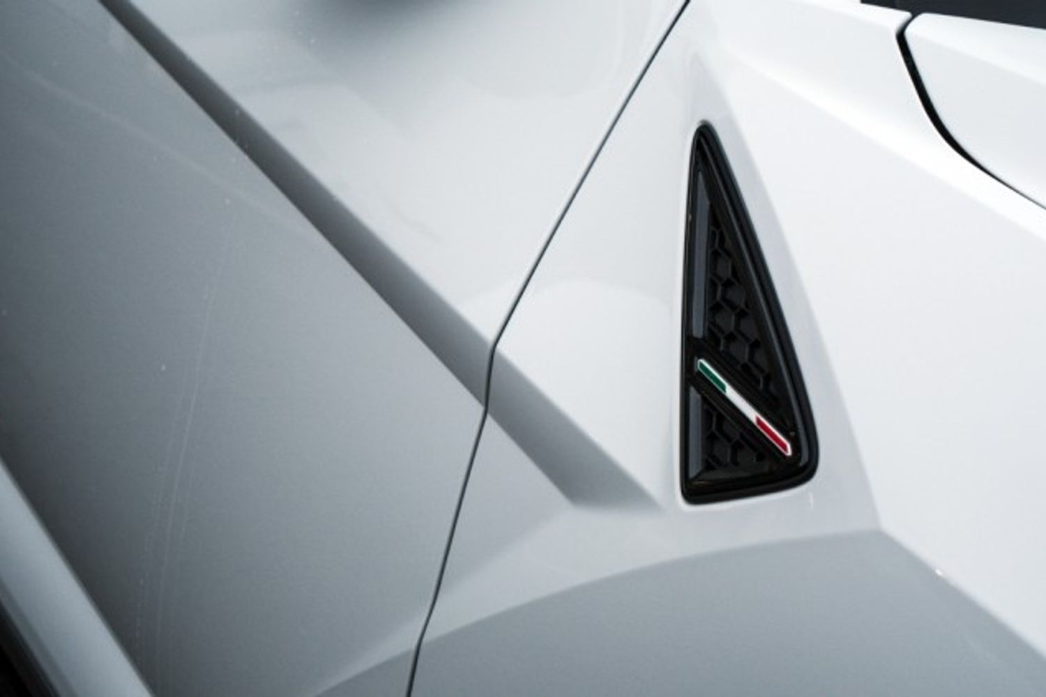 LAMBORGHINI URUS ESTATE 4.0 V8 5DR AUTOMATIC