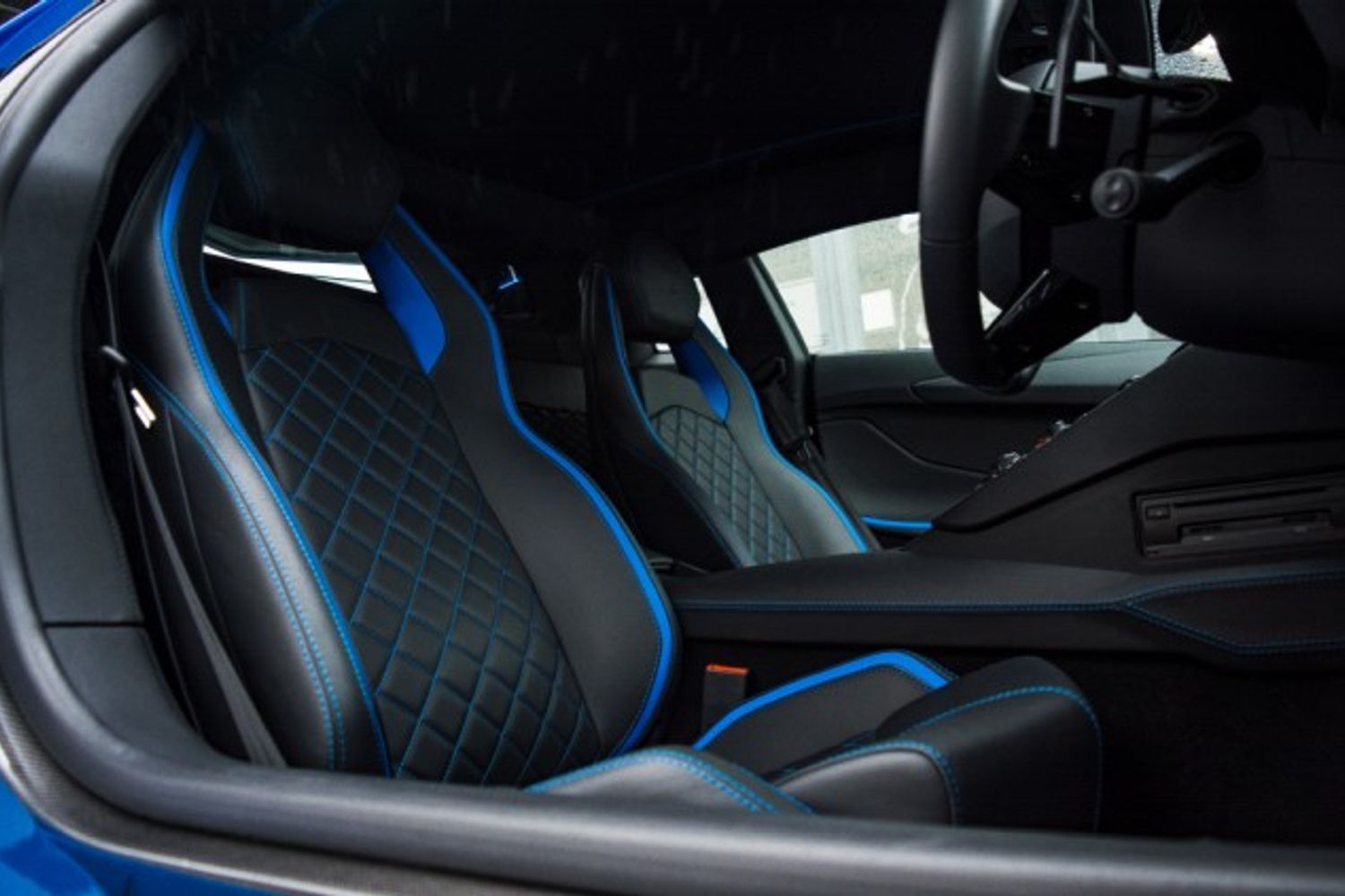 LAMBORGHINI AVENTADOR COUPE 6.5 LP 740-4 S 2DR SEMI AUTOMATIC