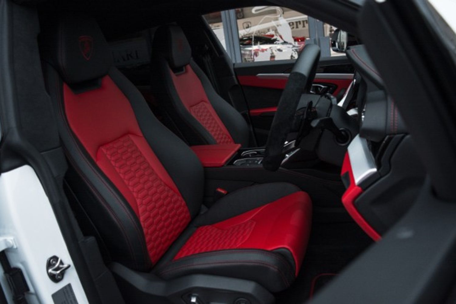 LAMBORGHINI URUS ESTATE 4.0 V8 5DR AUTOMATIC