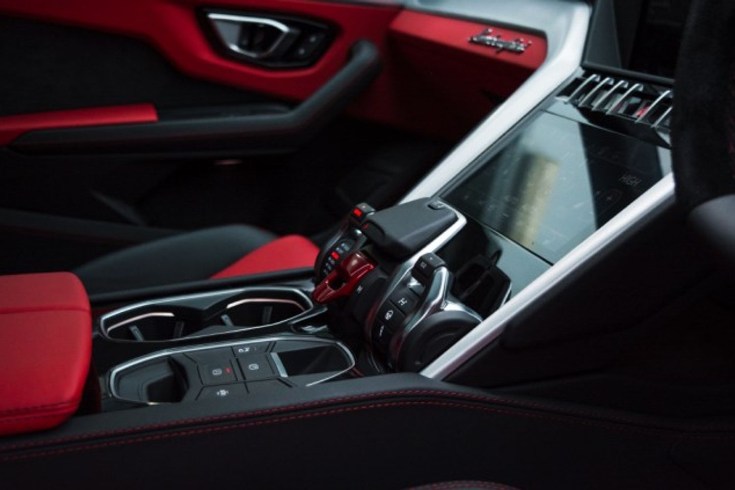 LAMBORGHINI URUS ESTATE 4.0 V8 5DR AUTOMATIC