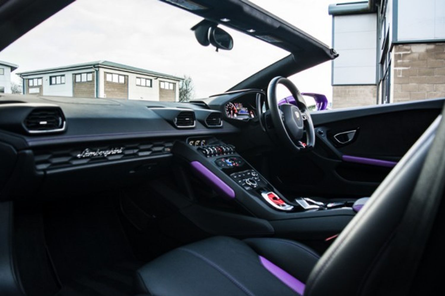 LAMBORGHINI HURACAN CONVERTIBLE 5.2 LP 610-4 SPYDER 2DR SEMI AUTOMATIC