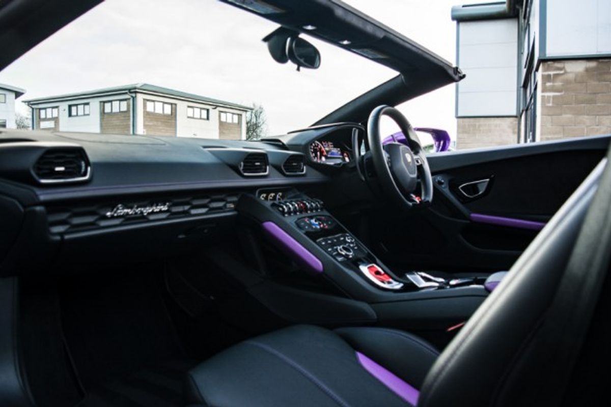 LAMBORGHINI HURACAN CONVERTIBLE 5.2 LP 610-4 SPYDER 2DR SEMI AUTOMATIC