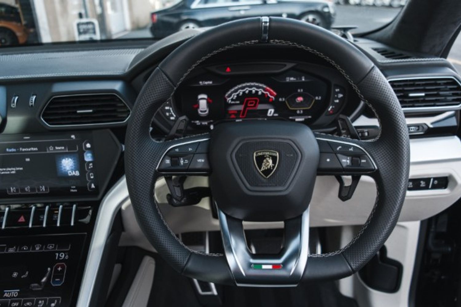 LAMBORGHINI URUS ESTATE 4.0 V8 5DR AUTOMATIC