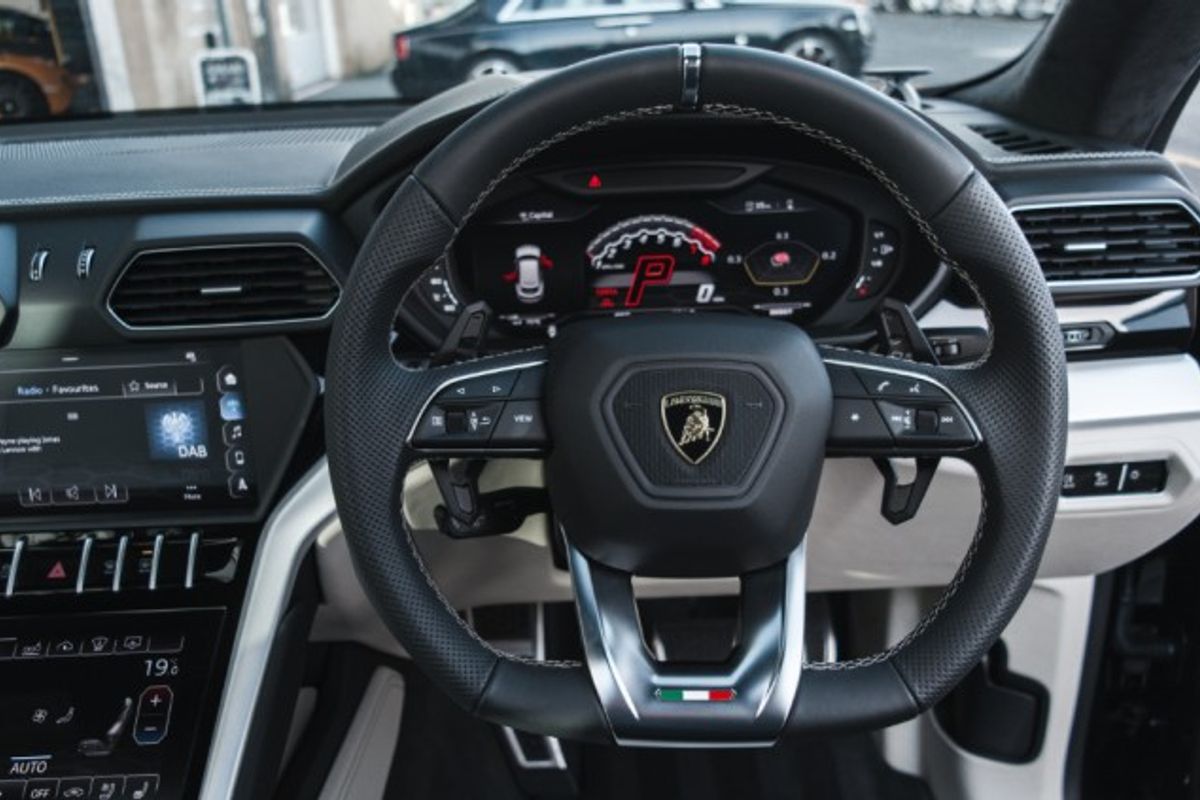 LAMBORGHINI URUS ESTATE 4.0 V8 5DR AUTOMATIC