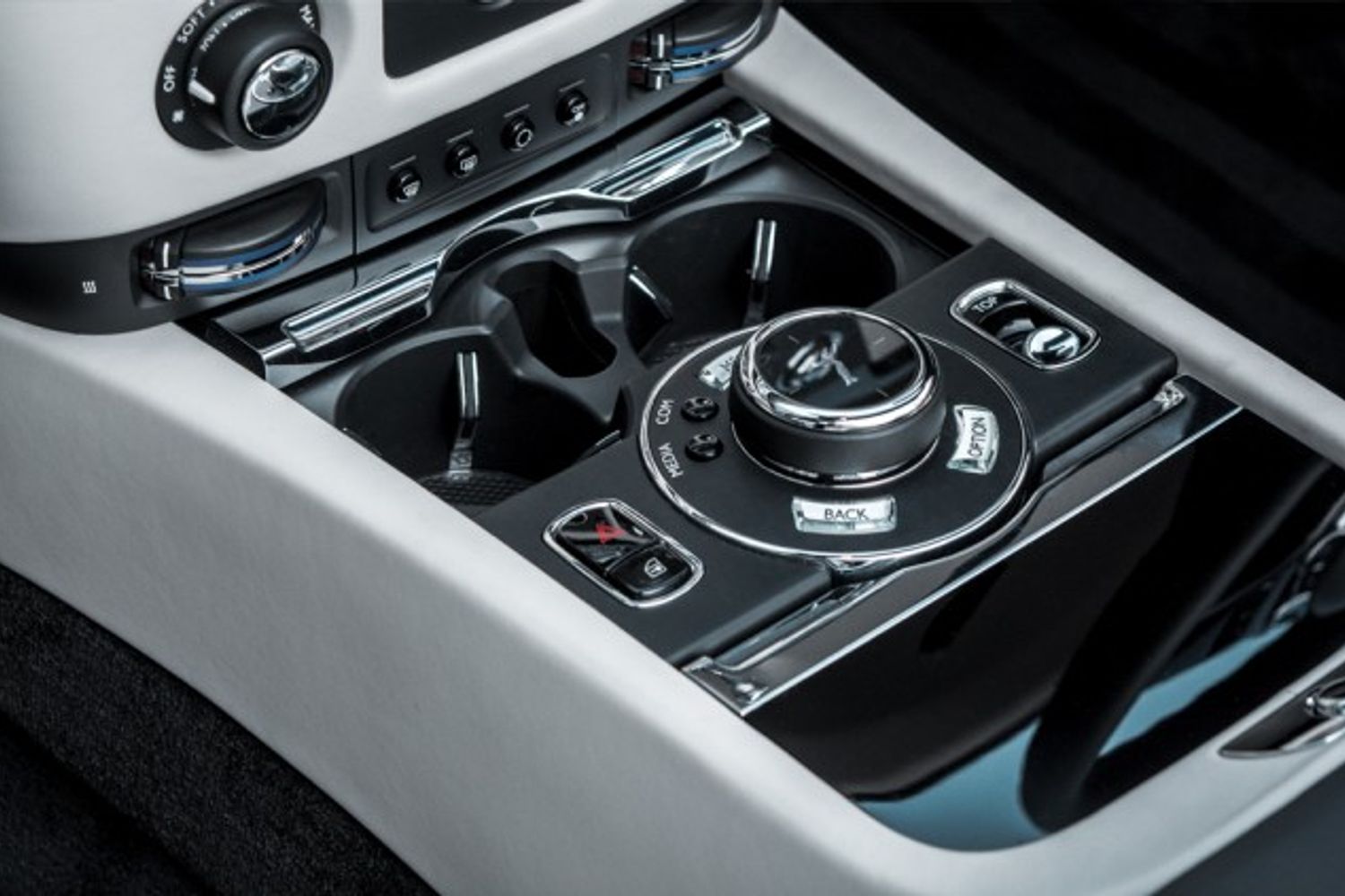 ROLLS-ROYCE DAWN CONVERTIBLE 6.6 V12 2DR AUTOMATIC
