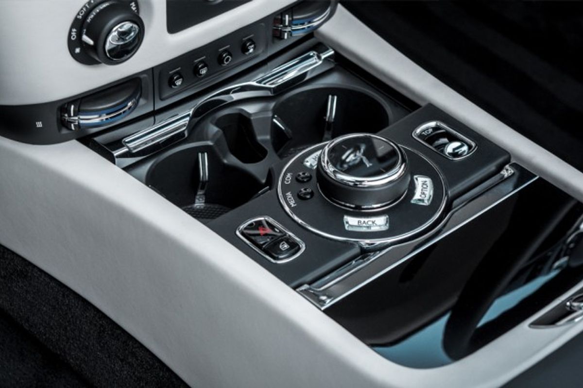 ROLLS-ROYCE DAWN CONVERTIBLE 6.6 V12 2DR AUTOMATIC