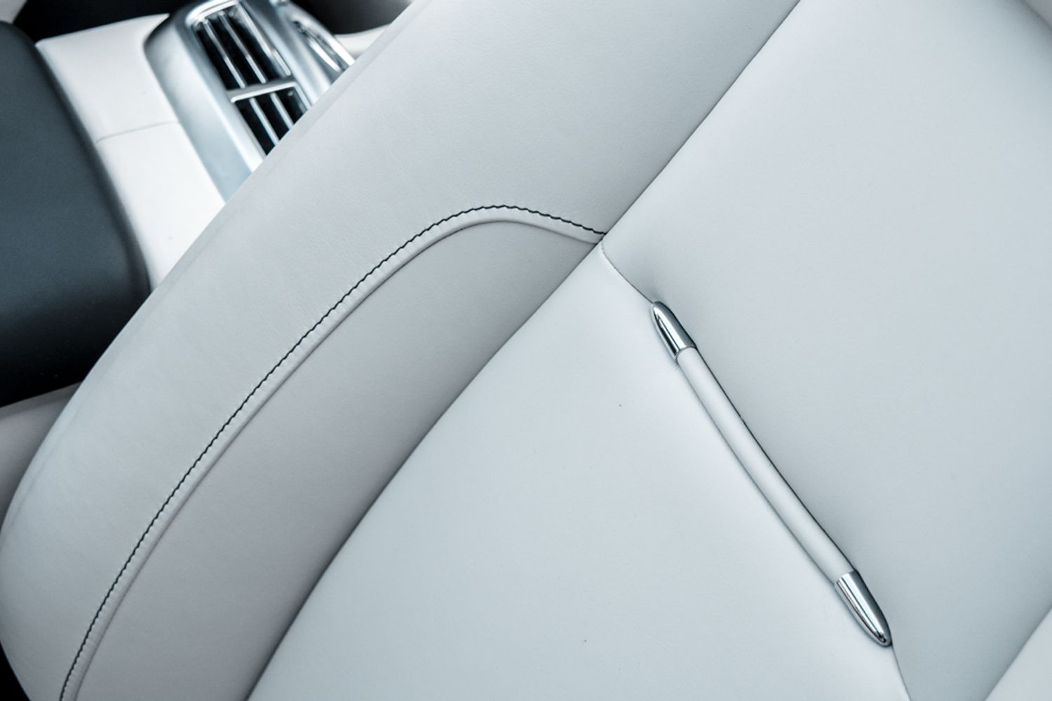 ROLLS-ROYCE DAWN CONVERTIBLE 6.6 V12 2DR AUTOMATIC