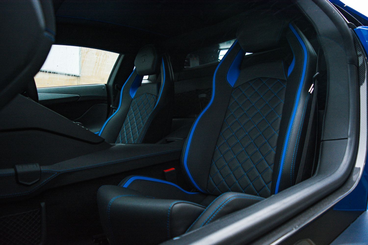 LAMBORGHINI AVENTADOR COUPE 6.5 LP 740-4 S 2DR SEMI AUTOMATIC