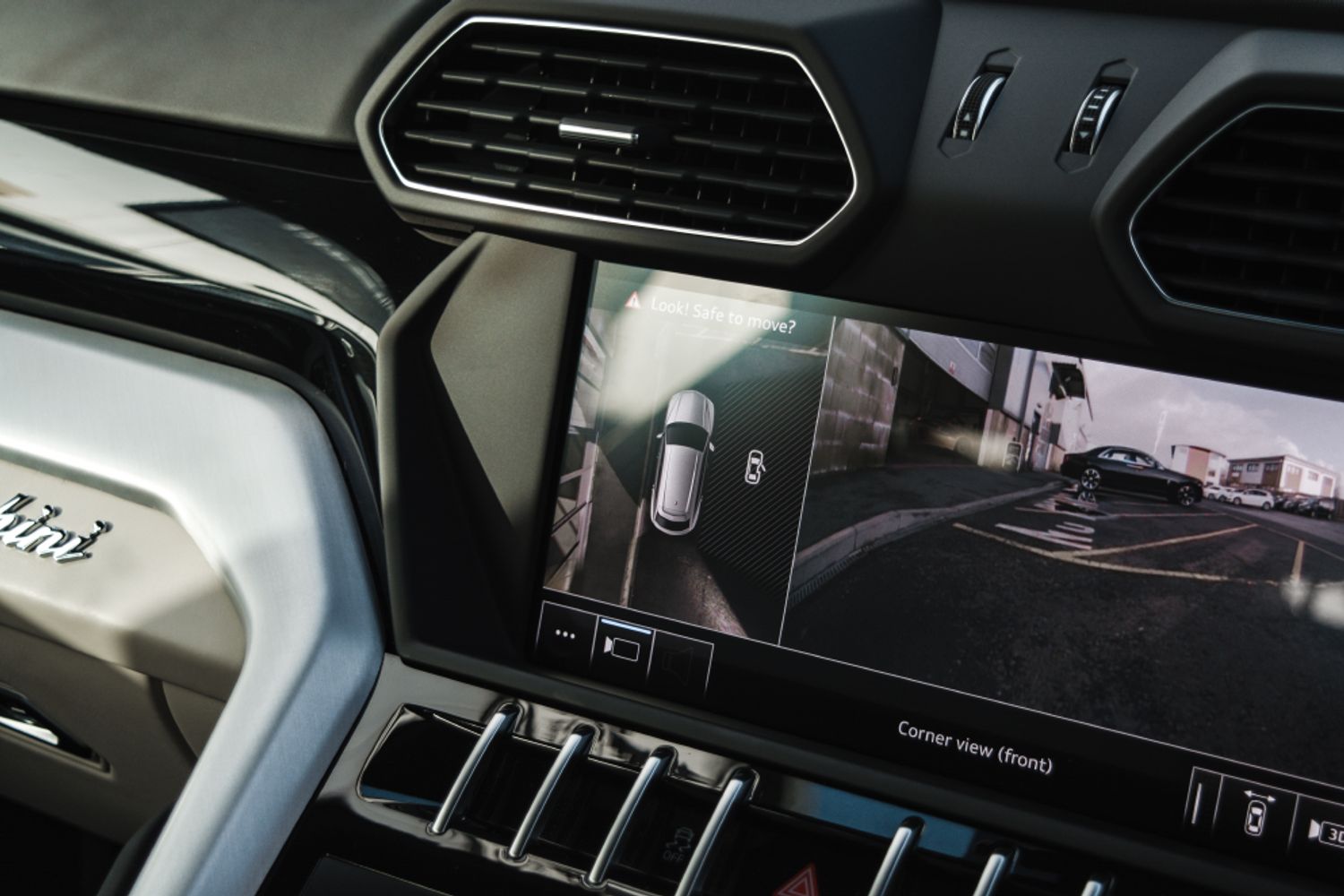 LAMBORGHINI URUS ESTATE 4.0 V8 5DR AUTOMATIC