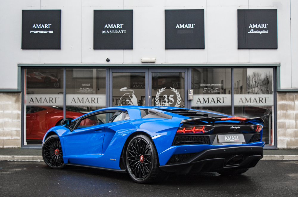 2018 LAMBORGHINI AVENTADOR COUPE Previously Sold | AMARI™ Supercars