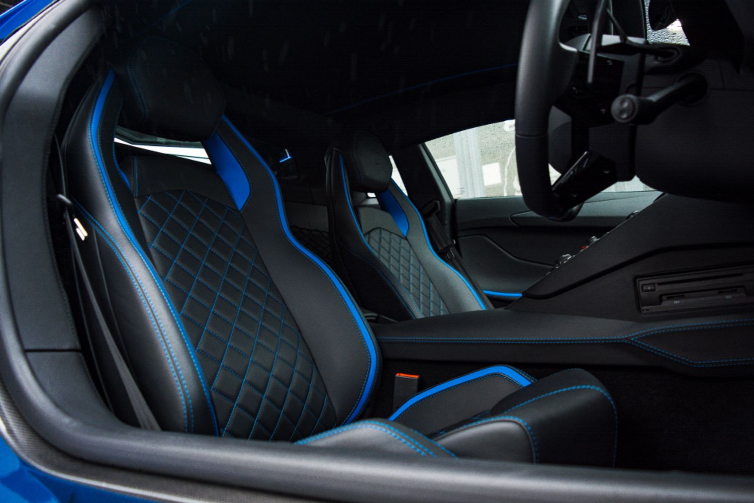 LAMBORGHINI AVENTADOR COUPE 6.5 LP 740-4 S 2DR SEMI AUTOMATIC