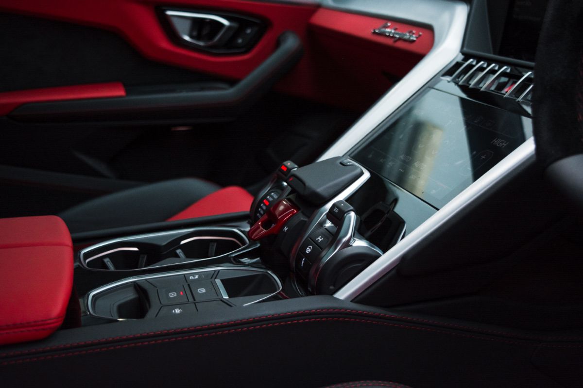 LAMBORGHINI URUS ESTATE 4.0 V8 5DR AUTOMATIC