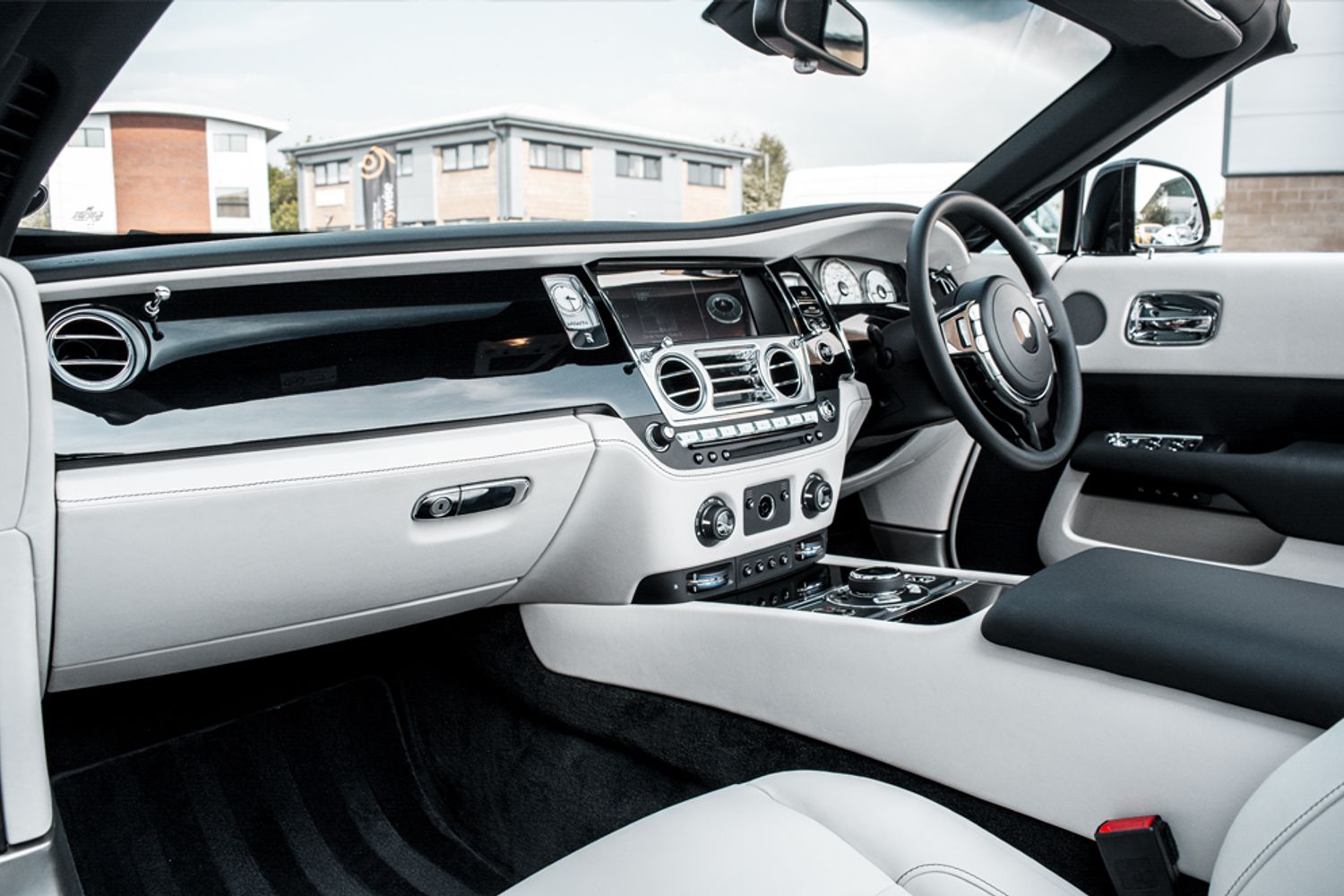 ROLLS-ROYCE DAWN CONVERTIBLE 6.6 V12 2DR AUTOMATIC