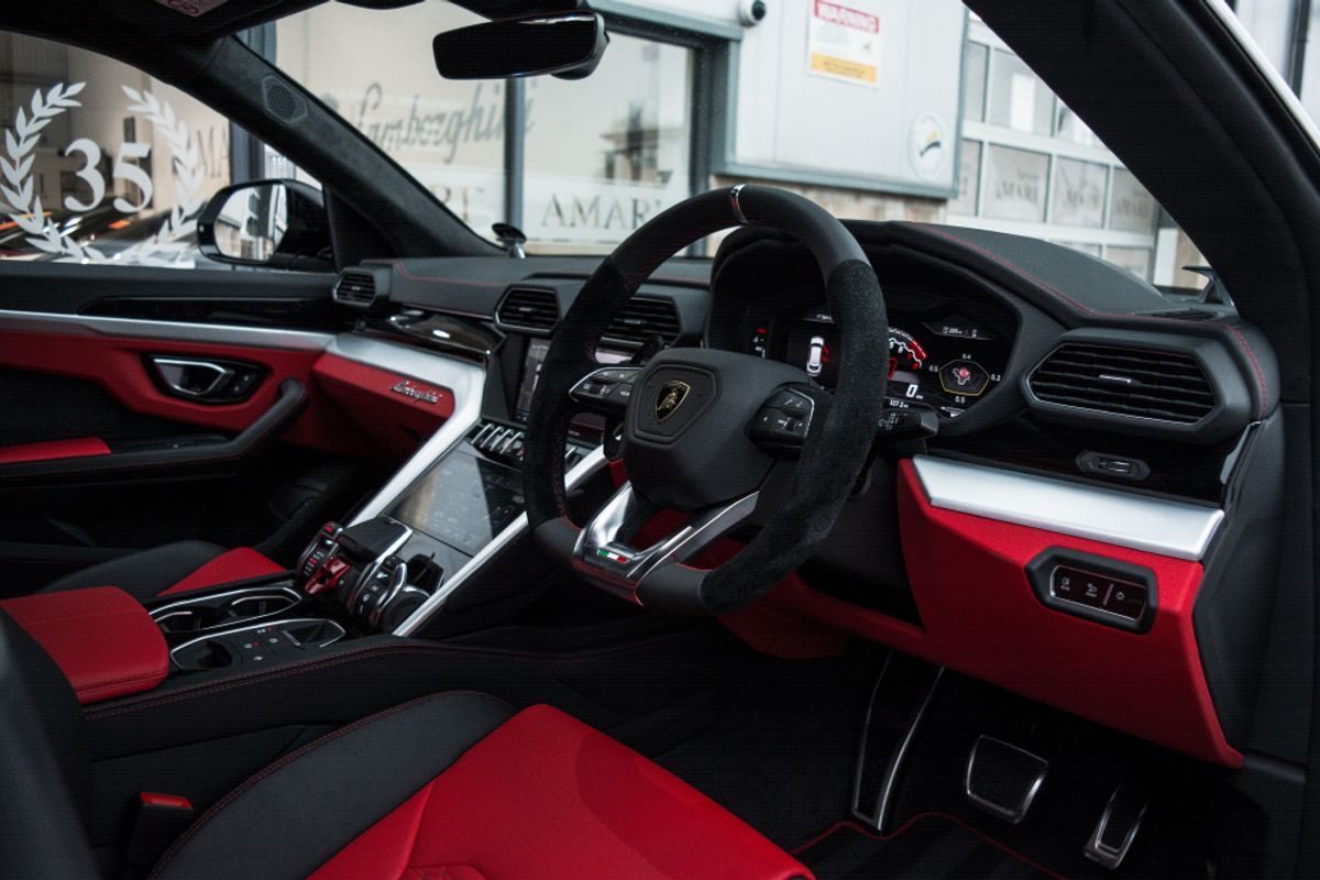 LAMBORGHINI URUS ESTATE 4.0 V8 5DR AUTOMATIC