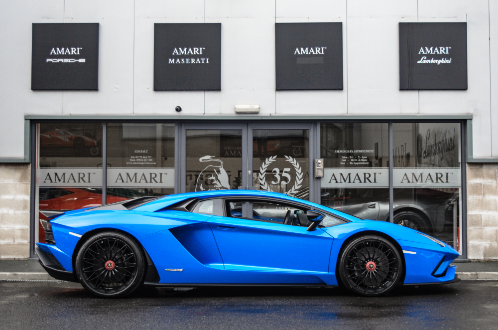 2018 LAMBORGHINI AVENTADOR COUPE Previously Sold | AMARI™ Supercars