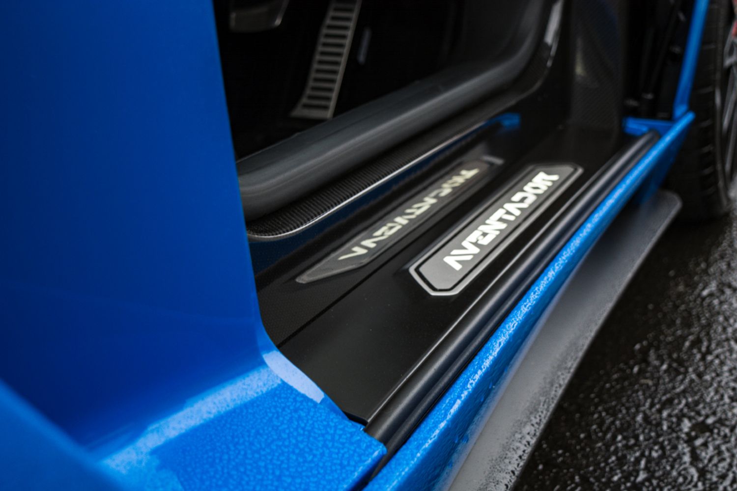 LAMBORGHINI AVENTADOR COUPE 6.5 LP 740-4 S 2DR SEMI AUTOMATIC