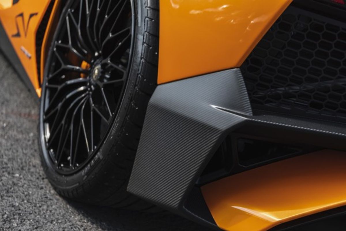 LAMBORGHINI AVENTADOR COUPE 6.5 LP 750-4 SUPERVELOCE 2DR SEMI AUTOMATIC