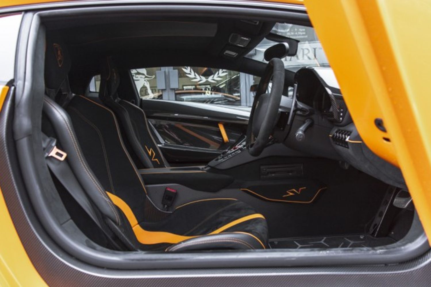 LAMBORGHINI AVENTADOR COUPE 6.5 LP 750-4 SUPERVELOCE 2DR SEMI AUTOMATIC