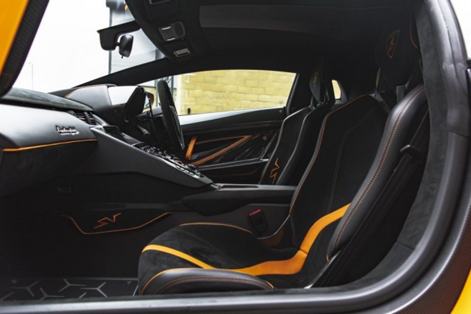 LAMBORGHINI AVENTADOR COUPE 6.5 LP 750-4 SUPERVELOCE 2DR SEMI AUTOMATIC